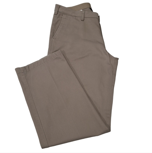 Wrangler Men's Khaki flat front Casual Riata pants tan beige - Picture 3 of 9
